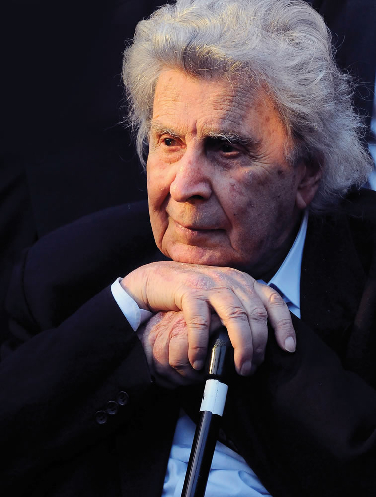 ÎŒÏ„Î±Î½ Î¿Î¹ Î·Î¸Î¿Ï€Î¿Î¹Î¿Î¯ Ï„ÏÎ±Î³Î¿Ï…Î´Î¿ÏÎ½ ÎœÎ¯ÎºÎ· Î˜ÎµÎ¿Î´Ï‰ÏÎ¬ÎºÎ·! - MusicCorner.gr